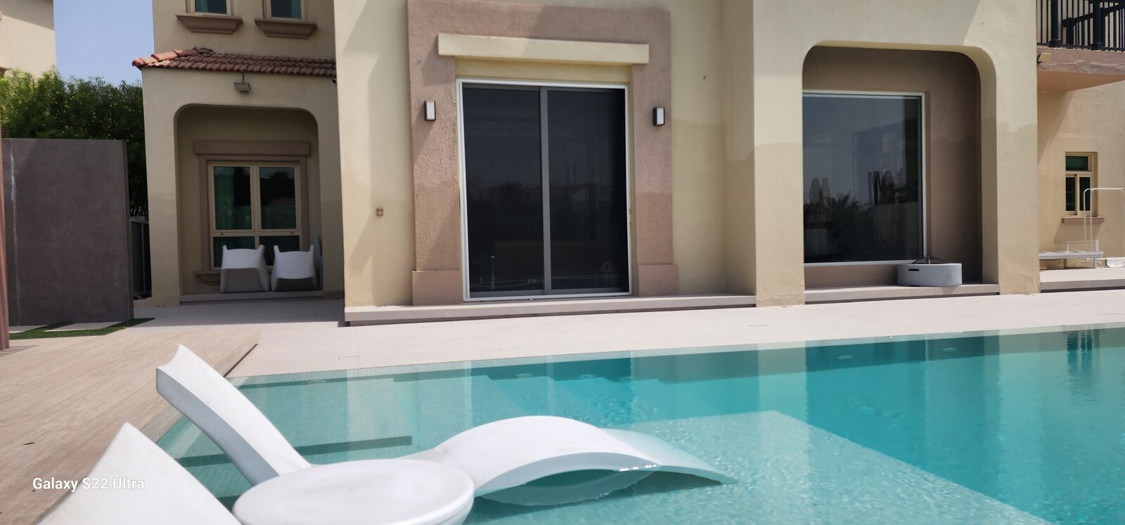 Double Screen Flynet — UAE install 8