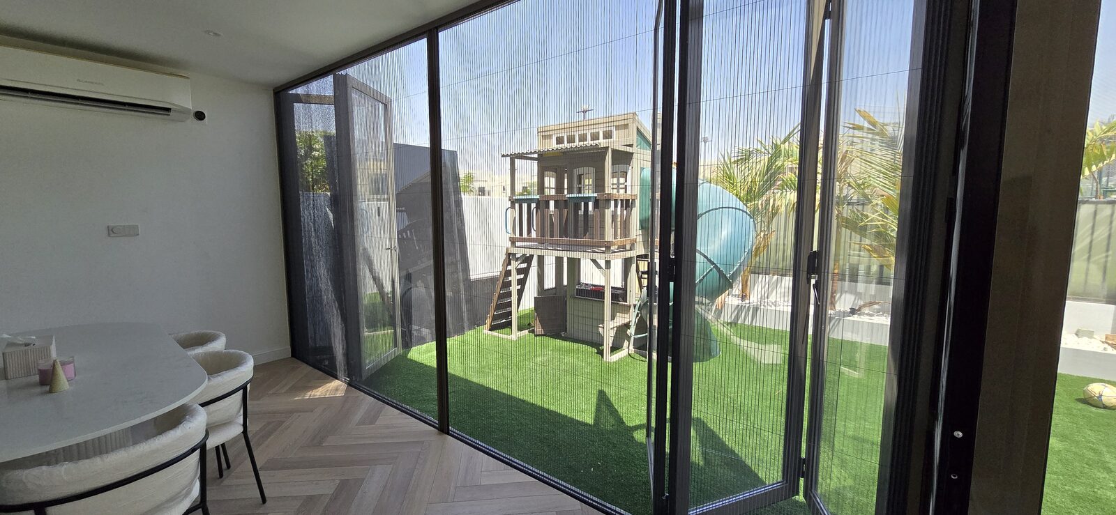 Extra-wide flynet on patio